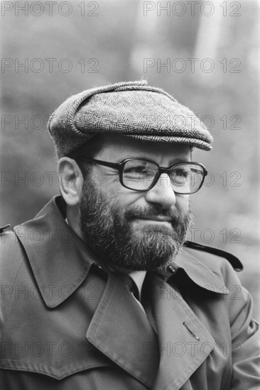 Italian writer Umberto Eco Date: May 22, 1984 Keywords: portraits, writers Personal name: Eco, Umberto