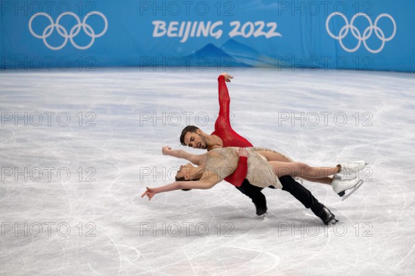 Beijing, Hebei, China. 14th Feb, 2022. French figure skaters GABRIELLA PAPADAKIS and GUILLAUME CIZERON ON their way to a gold medal at the Beijing 2022 Winter Olympics during their Free Dance performance in Ice Dancing at the Capital Indoor Stadium on February 14, 2022. (Credit Image: © Mark Edward Harris/ZUMA Press Wire) Credit: ZUMA Press, Inc./Alamy Live News