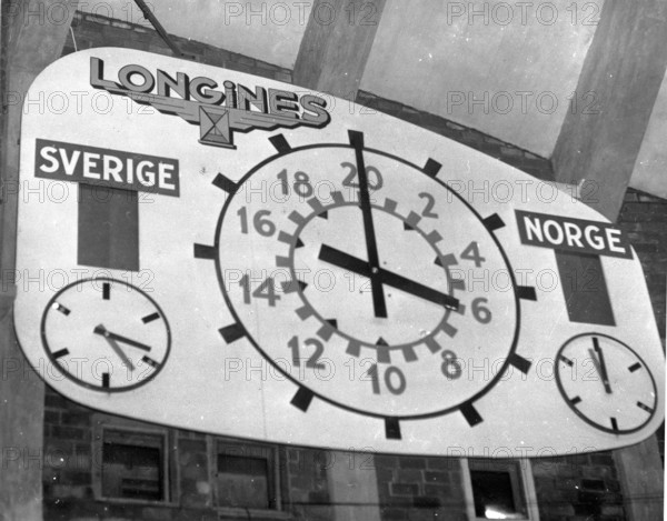 --- Olympische Winterspiele von Oslo, 1952: Longines Stadionuhr#Olympic Winter Games Oslo, 1952: Longines Stadium clock- RDB BY DUKAS