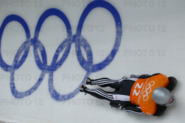 Feb. 19, 2002 - U.S. - NO MAGS, NO SALES -- KRT SPORTS STORY SLUGGED: OLY-SKELETON KRT PHOTOGRAPH BY DAMON WINTER/DALLAS MORNING NEWS (February 19) PARK CITY, UT-- Gregor Staehli of Switzerland practices for the men's skeleton event during official training at the Salt Lake 2002 Winter Olympic Games in Park City February 19, 2002. (DA) BL NC KD 2002 (Horiz) (lde) (Credit Image: © Dallas Morning News/mct/ZUMAPRESS.com)