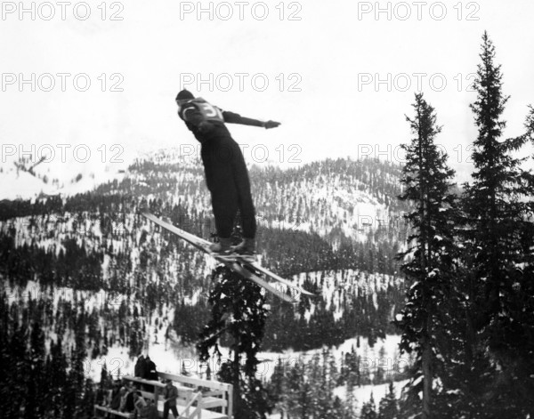 Feb. 3, 1948 - St. Moritz, Switzerland - American competitor CORY ENGEN making his leap during the ski-jumping event of the Olympic Games in St. Moritz, Switzerland. (Credit Image: © KEYSTONE Pictures USA/ZUMAPRESS.com)