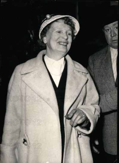 Jun. 06, 1954 - Woman Who Closed 'Red Light' House Charged With Receiving Stolen Jewellery: Marthe Richard, the famous woman spy of the world Word No. 1 smiles with confidence as she was leaving the examin9ing Magistrate's office ion the Paris Law Court this afternoon. Marthe Trate's on whose instigation the government decided to abolish the Brothels is now charged with receiving stolen jewellery.