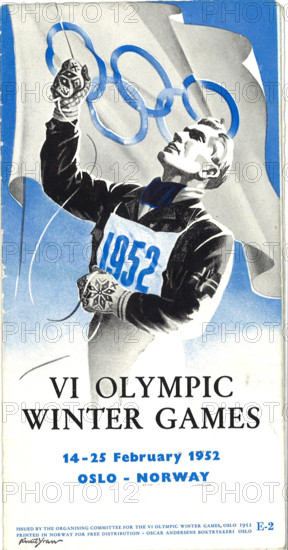 This brochure from the 1952 Winter Olympics in Oslo provides a visual and historical record of the event. The brochure, part of Olympic history, showcases the games' cultural significance and the development of winter sports. It highlights the participation of athletes from around the world in the 1952 Oslo Winter Games.