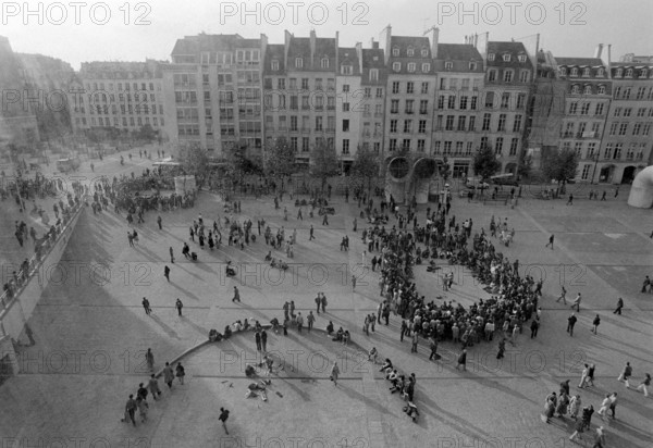 Street Photography, Paris, France, 1976, Centre Pompidou.