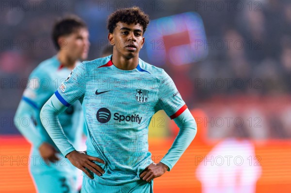 Antwerpen, Belgium. 13th Dec, 2023. ANTWERPEN, BELGIUM - DECEMBER 13: Lamine Yamal during the UEFA Champions League Group H match between Royal Antwerp FC and FC Barcelona at the Stadion Bosuil on December 13, 2023 in Antwerpen, Belgium. (Photo by Joris Verwijst/Orange Pictures) Credit: Orange Pics BV/Alamy Live News