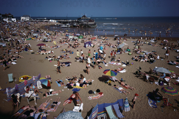 broadstairs beach in summer