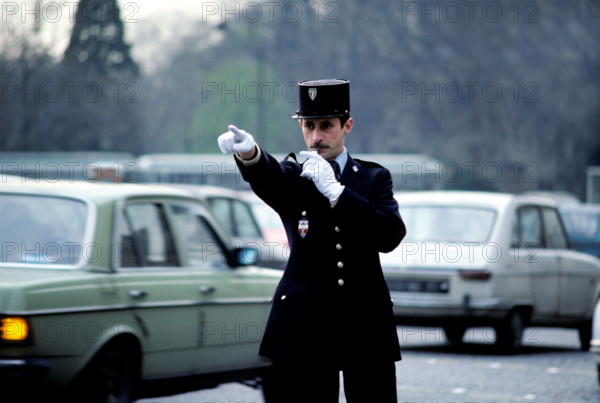 FRANCE PARIS POLICEMAN