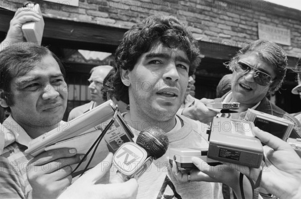 1986 World Cup Finals in Mexico. Argentina footballer Diego Maradona speaks to the press during a training session. June 1986.