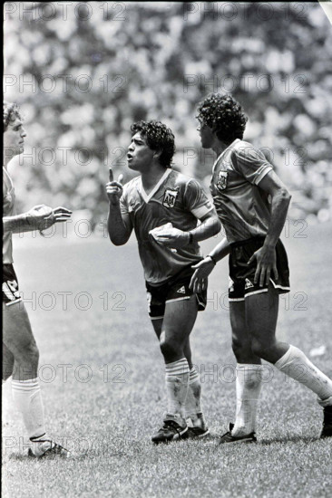World Cup 1986 Quarter final England 1 Argentina 2 Diego Maradona talks to Oscar Ruggeri Azteca ,Mexico City