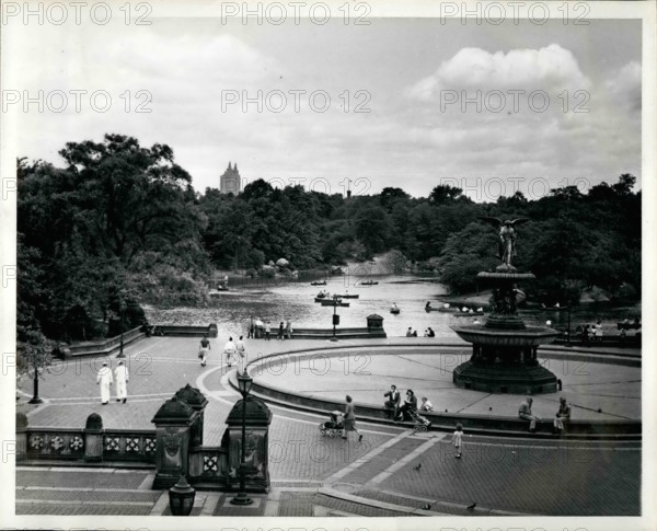 1962 - Paris fountain © Keystone Pictures USA/ZUMAPRESS.com/Alamy Live News