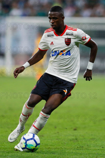 SÃO PAULO, SP - 13.06.2018: PALMEIRAS X FLAMENGO - Vinícius Júnior during the match between Palmeiras and Flamengo held at Allianz Parque, West Zone of São Paulo. The match is valid for the 12th round of the Brasileirão 2018. (Photo: Marco Galvão/Fotoarena)