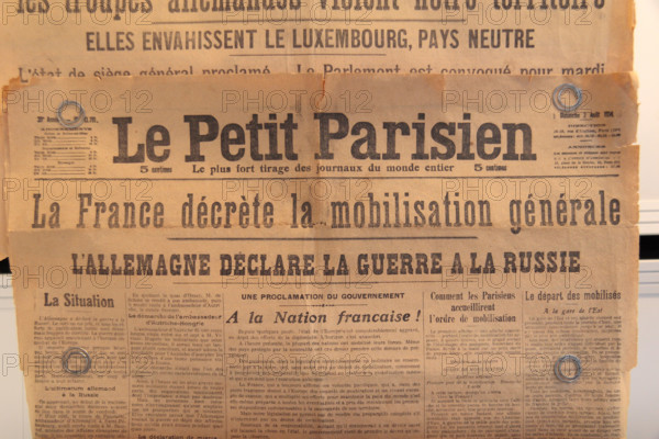 The 'Le Petit Parisien' newspaper (Sunday 2nd August 1914) declaring that France will start general mobilization.