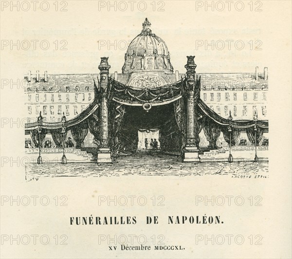 Dais noir dressé devant l'église des Invalides pour accueillir le cercueil de Napoléon 1er