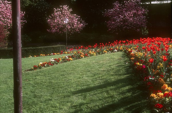 Bela Bartok public garden in Paris