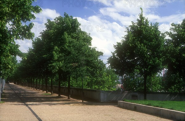 Bercy public garden in Paris