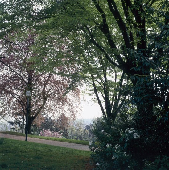 Butte du Chapeau Rouge garden in Paris