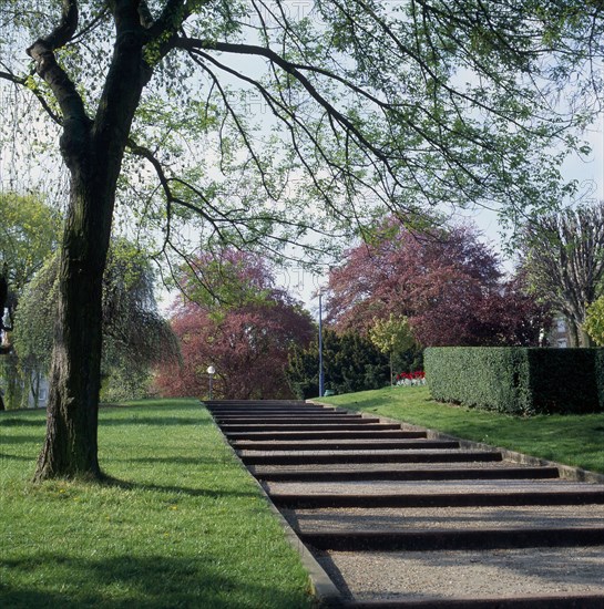 Butte du Chapeau Rouge garden in Paris