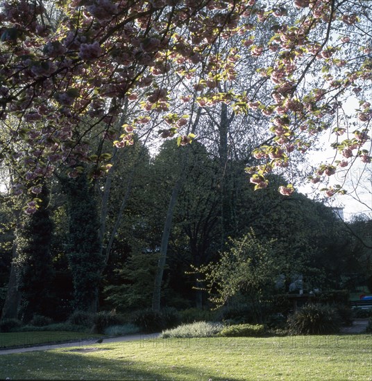 Kellermann garden in Paris