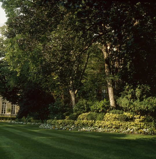 Parc de l'hôtel Matignon à Paris