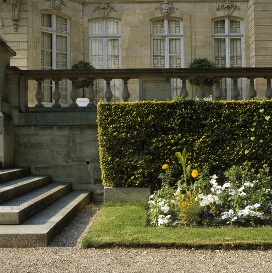 Parc de l'hôtel Matignon à Paris