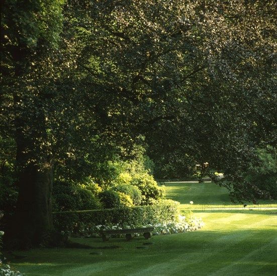 Parc de l'hôtel Matignon à Paris