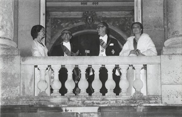 Valéry Giscard d'Estaing and his wife receiving the Shah of Iran and Farah Pahlavi, 1974