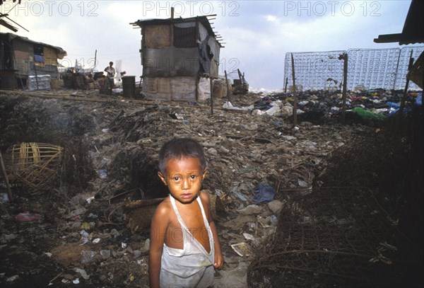 Bidonville à Manille, aux Philippines