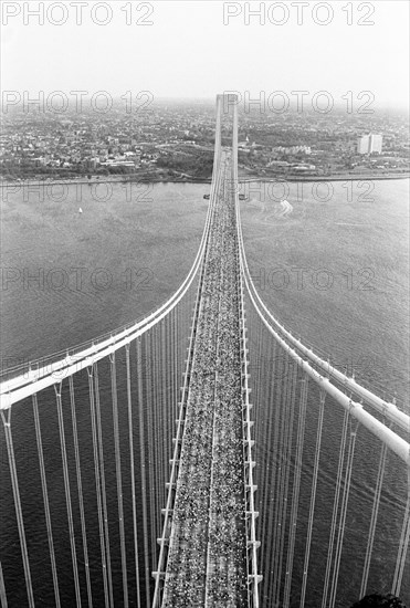 Les coureurs du marathon de New York sur le pont Verrazano