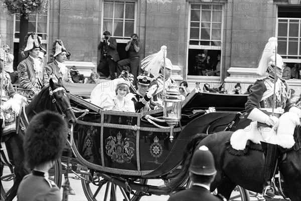 Lady Di and Prince Charles' wedding (1981)