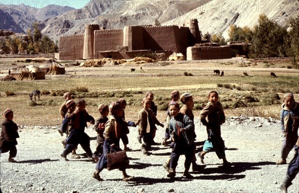 Groupe d'enfants en Afghanistan