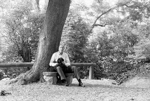 Valéry Giscard d'Estaing, avec son chien