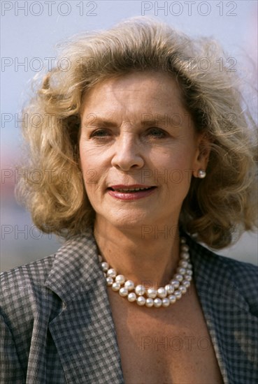 Lauren Bacall, 1989