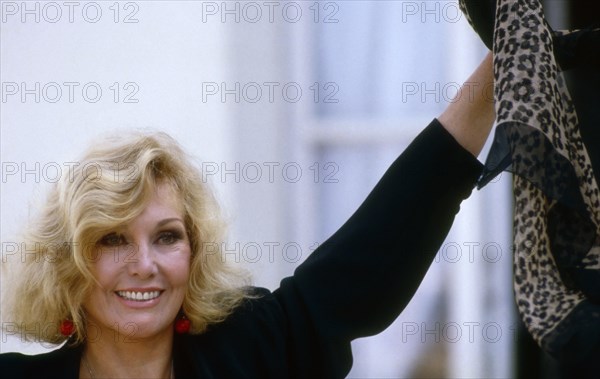 Kim Novak, 1989