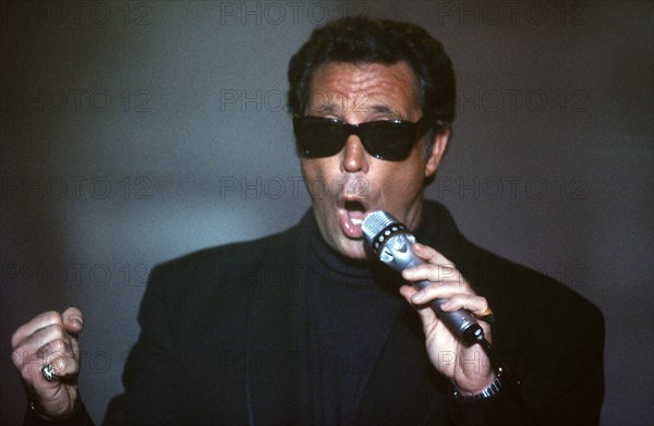 Tom Jones, 1988