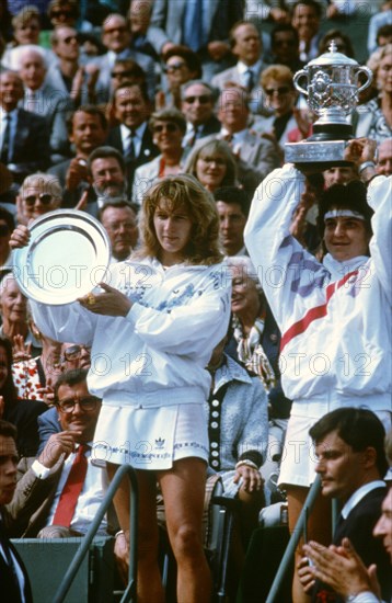 Steffi Graf and Arantxa Sanchez, 1989