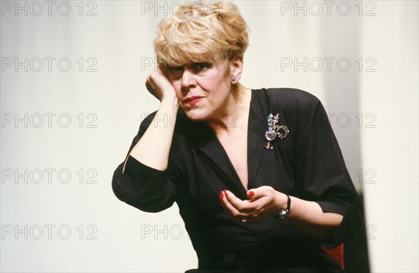 Sylvie Joly