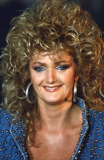 Bonnie Tyler, 1986