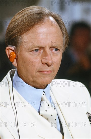 Tom Wolfe, 1988