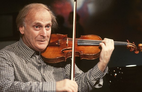 Yehudi Menuhin, 1982