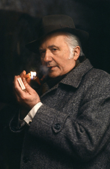 Jean Richard dans le rôle de Maigret