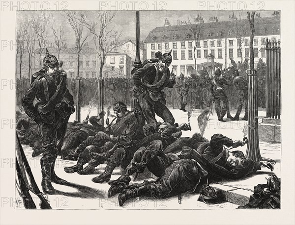 THE FRANCO-PRUSSIAN WAR: THE GERMANS IN PARIS, WAITING FOR A PASSAGE, FRANCE, 1871