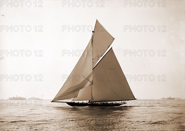 Valkyrie nearing outer mark, Peabody, Henry G, (Henry Greenwood), 1855-1951, Valkyrie II (Yacht), America's Cup races, Yachts, Regattas, 1893