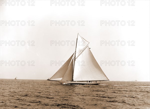 Columbia before the start, Columbia (Sloop), America's Cup races, Regattas, Yachts, 1899