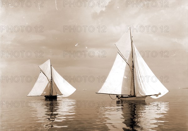 A drifting match, Rosalind and Beetle, Peabody, Henry G, (Henry Greenwood), 1855-1951, Peabody, Henry G, (Henry Greenwood), 1855-1951, Beetle (Yacht), Rosalind (Yacht), Yachts, 1891