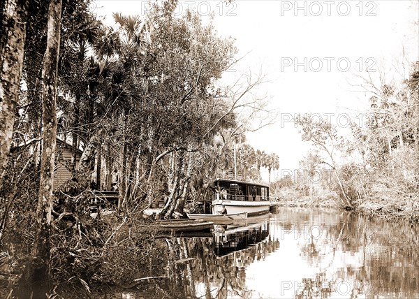 Tomoka landing, Fla, Piers & wharves, Rivers, Boats, United States, Florida, Tomoka River, 1900
