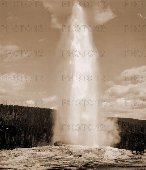 Old Faithful, Yellowstone National Park, Wyoming, Jackson, William Henry, 1843-1942, Geysers, National parks & reserves, United States, Wyoming, Old Faithful Geyser, United States, Wyoming, Yellowstone National Park, 1899