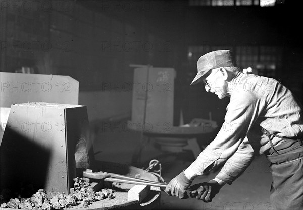 Eddystone, Pennsylvania - Railroad parts. Baldwin Locomotive Works. Blacksmith forging and hammering tools, March 1937, Lewis Hine, 1874 - 1940, was an American photographer, who used his camera as a tool for social reform. US,USA