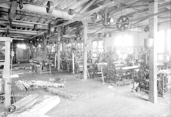 Paterson, New Jersey - Textiles. Two views of an idle petty shop. Taken in the Barnet Mills, June 1937, Lewis Hine, 1874 - 1940, was an American photographer, who used his camera as a tool for social reform. US,USA