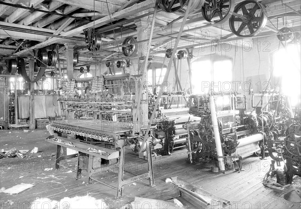 Paterson, New Jersey - Textiles. Two views of an idle petty shop. Taken in the Barnet Mills, June 1937, Lewis Hine, 1874 - 1940, was an American photographer, who used his camera as a tool for social reform. US,USA