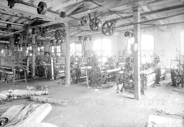 Paterson, New Jersey - Textiles. Two views of an idle petty shop. Taken in the Barnet Mills, June 1937, Lewis Hine, 1874 - 1940, was an American photographer, who used his camera as a tool for social reform. US,USA